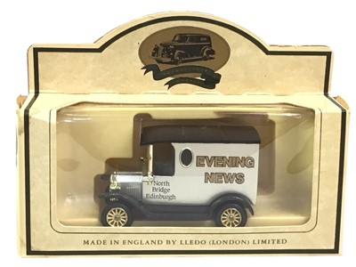 Lot 371 - SMALL GROUP OF DIECAST VEHICLES