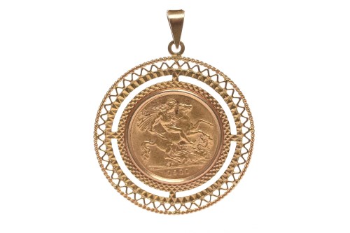 Lot 605 - GOLD HALF SOVEREIGN DATED 1911 in a nine carat...