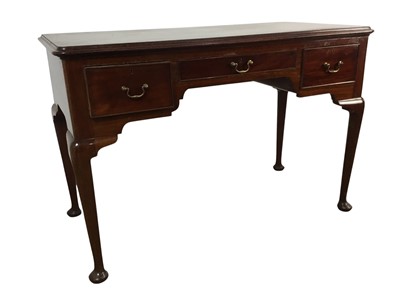 Lot 646 - REPRODUCTION MAHOGANY DESK