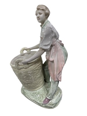 Lot 140 - ROYAL DUX, CERAMIC FIGURE