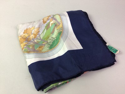 Lot 675 - VINTAGE GUCCI SILK SCARF