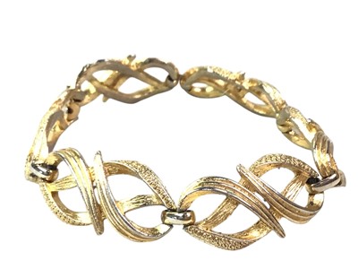 Lot 682 - GROUP OF COSTUME JEWELLERY