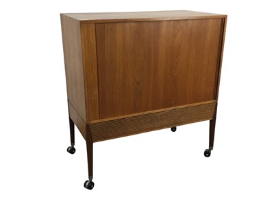 Lot 182 - TEAK MEDIA UNIT