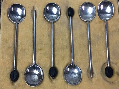 Lot 288 - SET OF SIX BEAN TOP COFFEE SPOONS