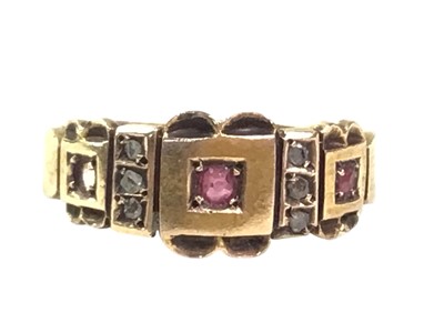 Lot 387 - RUBY AND DIAMOND CHIP RING