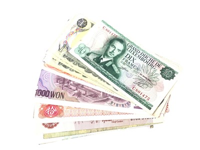 Lot 400 - GROUP OF COINS AND BANKNOTES