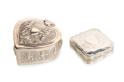 Lot 992 - INDIAN SILVER BOX