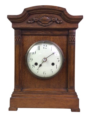 Lot 475 - EDWARDIAN MANTEL CLOCK