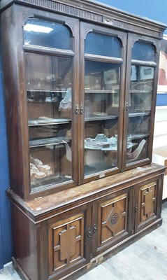Lot 562 - VICTORIAN MAHOGANY BOOKCASE