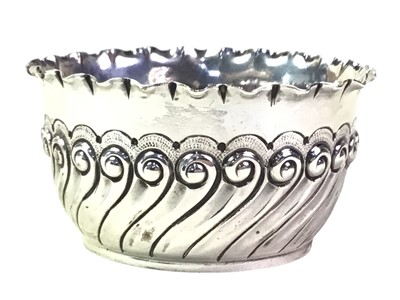 Lot 473 - VICTORIAN SILVER SUGAR AND CREAM