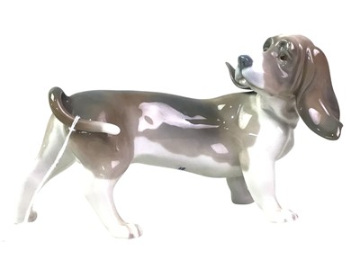 Lot 553 - LLADRO MODEL OF A BASSET HOUND