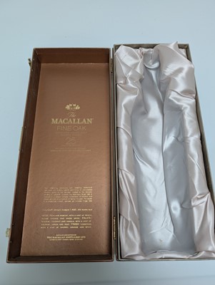 Lot 218 - MACALLAN 25 YEAR OLD FINE OAK