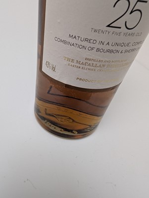 Lot 218 - MACALLAN 25 YEAR OLD FINE OAK