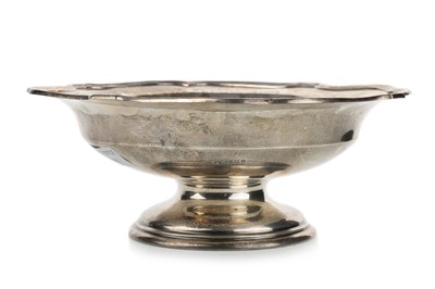 Lot 1001 - GEORGE V SILVER FRUIT COMPORT