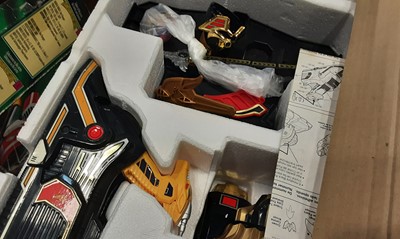 Lot 272 - POWER RANGERS, A COLLECTION OF FIGURES AND ACCESSORIES