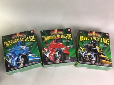 Lot 272 - POWER RANGERS, A COLLECTION OF FIGURES AND ACCESSORIES