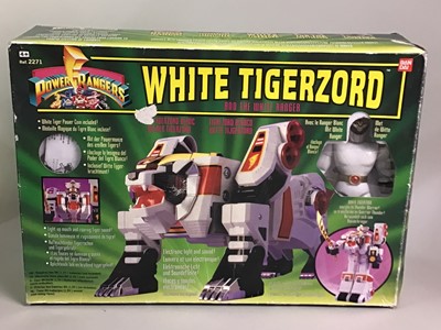 Lot 272 - POWER RANGERS, A COLLECTION OF FIGURES AND ACCESSORIES