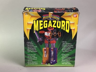 Lot 272 - POWER RANGERS, A COLLECTION OF FIGURES AND ACCESSORIES