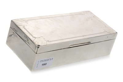 Lot 980 - GEORGE VI SILVER CIGAR BOX