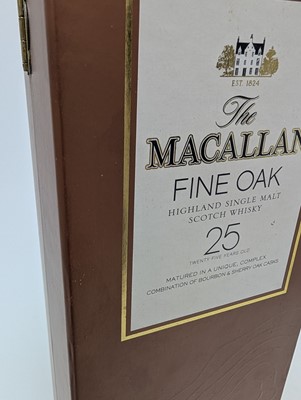 Lot 20 - MACALLAN 25 YEAR OLD FINE OAK