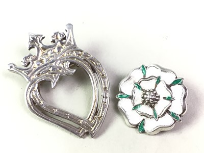 Lot 424 - SILVER LUCKENBOOTH