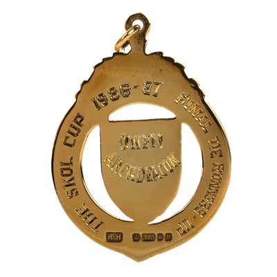 Lot 1838 - OWEN ARCHDEACON OF CELTIC F.C., SKOL LEAGUE CUP RUNNER'S UP GOLD MEDAL