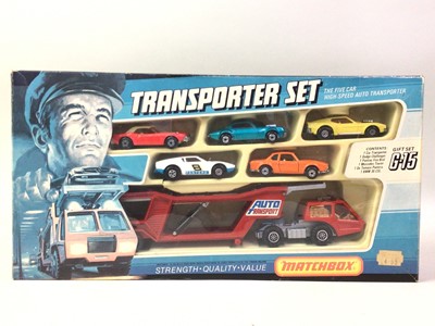 Lot 299 - MATCHBOX TRANSPORTER G15 GIFT SET