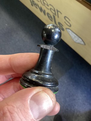 Lot 1365 - JAQUES OF LONDON, STAUNTON PATTERN CHESS SET