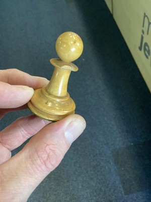 Lot 1365 - JAQUES OF LONDON, STAUNTON PATTERN CHESS SET