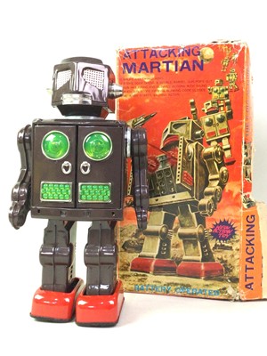 Lot 307 - HORIKAWA JAPANESE TIN PLATE ATTACKING MARTIAN FIGURE