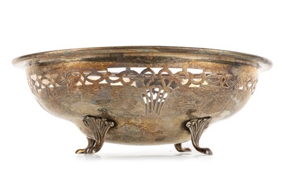 Lot 1135 - AMERICAN SILVER BONBON DISH