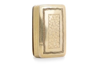 Lot 1022 - GEORGE IV SILVER-GILT SNUFF BOX