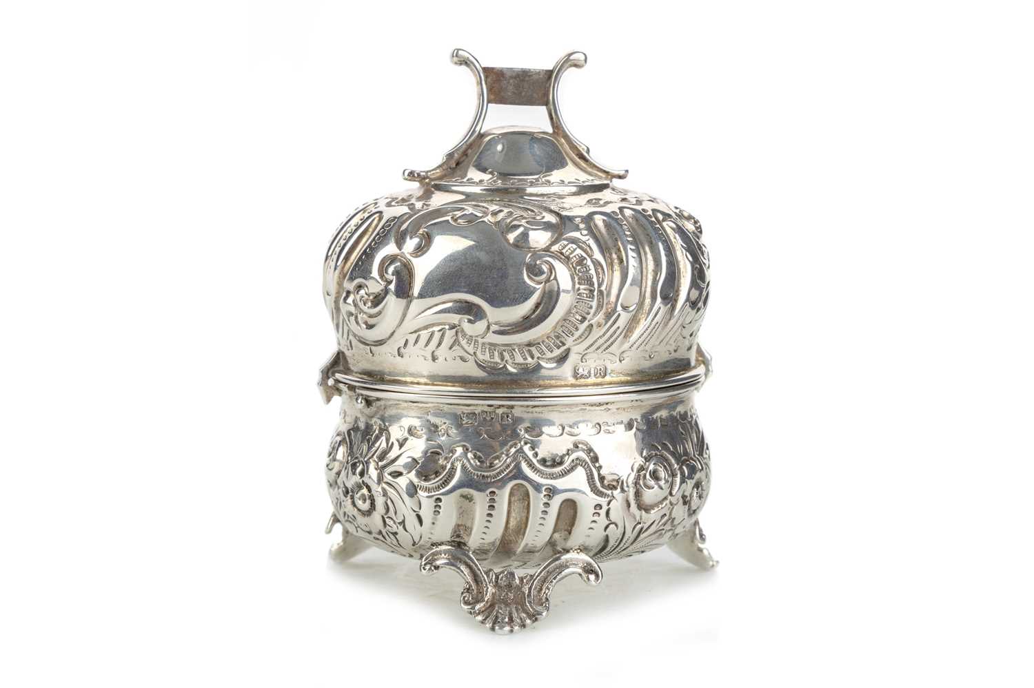 Lot 1023 - VICTORIAN SILVER STRING BOX