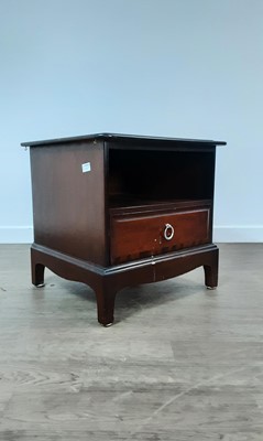 Lot 130 - STAG MINSTREL MAHOGANY BEDROOM SET