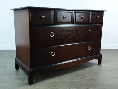 Lot 130 - STAG MINSTREL MAHOGANY BEDROOM SET