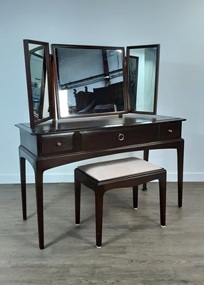 Lot 130 - STAG MINSTREL MAHOGANY BEDROOM SET