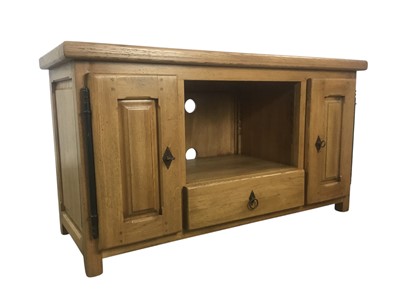 Lot 264 - OAK TELEVISION STAND