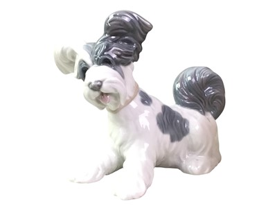 Lot 266 - LLADRO FIGURE OF A DOG