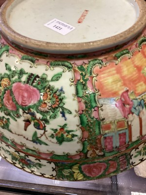 Lot 1421 - CHINESE CANTONESE FAMILLE ROSE PUNCH BOWL