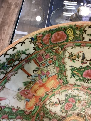 Lot 1421 - CHINESE CANTONESE FAMILLE ROSE PUNCH BOWL