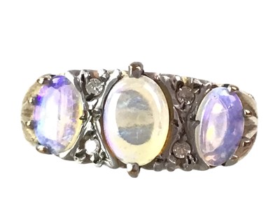 Lot 440 - OPAL RING