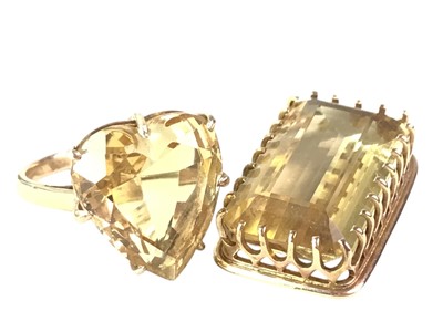 Lot 442 - TOPAZ RING