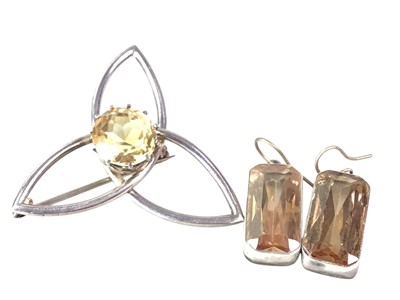 Lot 444 - SILVER BROOCH