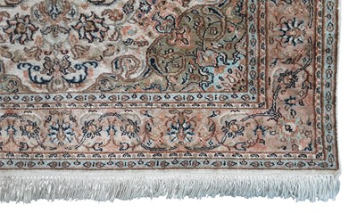 Lot 456 - HALI RUNNER