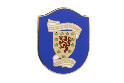Lot 1699 - SCOTTISH FOOTBALL ASSOCIATION GOLD AND ENAMEL PIN BADGE