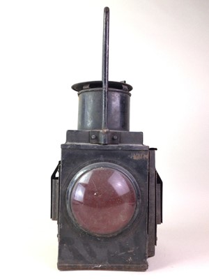 Lot 460 - VINTAGE RAILWAY LAMP