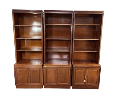 Lot 526 - SET OF THREE CHINESE OPEN BOOKCASES