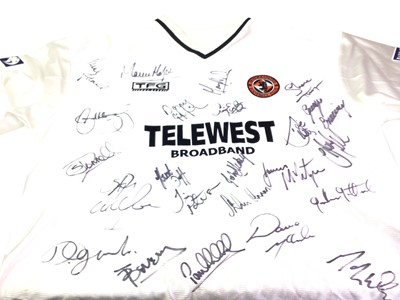 Lot 358 - DUNDEE UNITED SIGNED FOOTBALL SHIRT