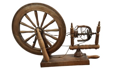 Lot 515 - SPINNING WHEEL