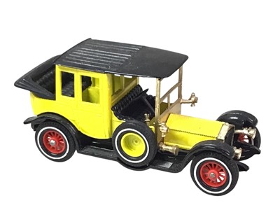 Lot 602 - COLLECTION OF MODEL VEHICLES